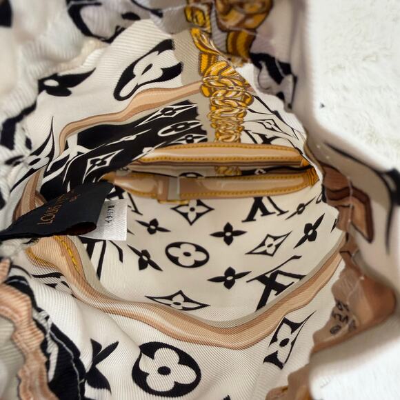 Louis Vuitton Black/White Monogram Silk Cosmetic Bag - Picture 5 of 6